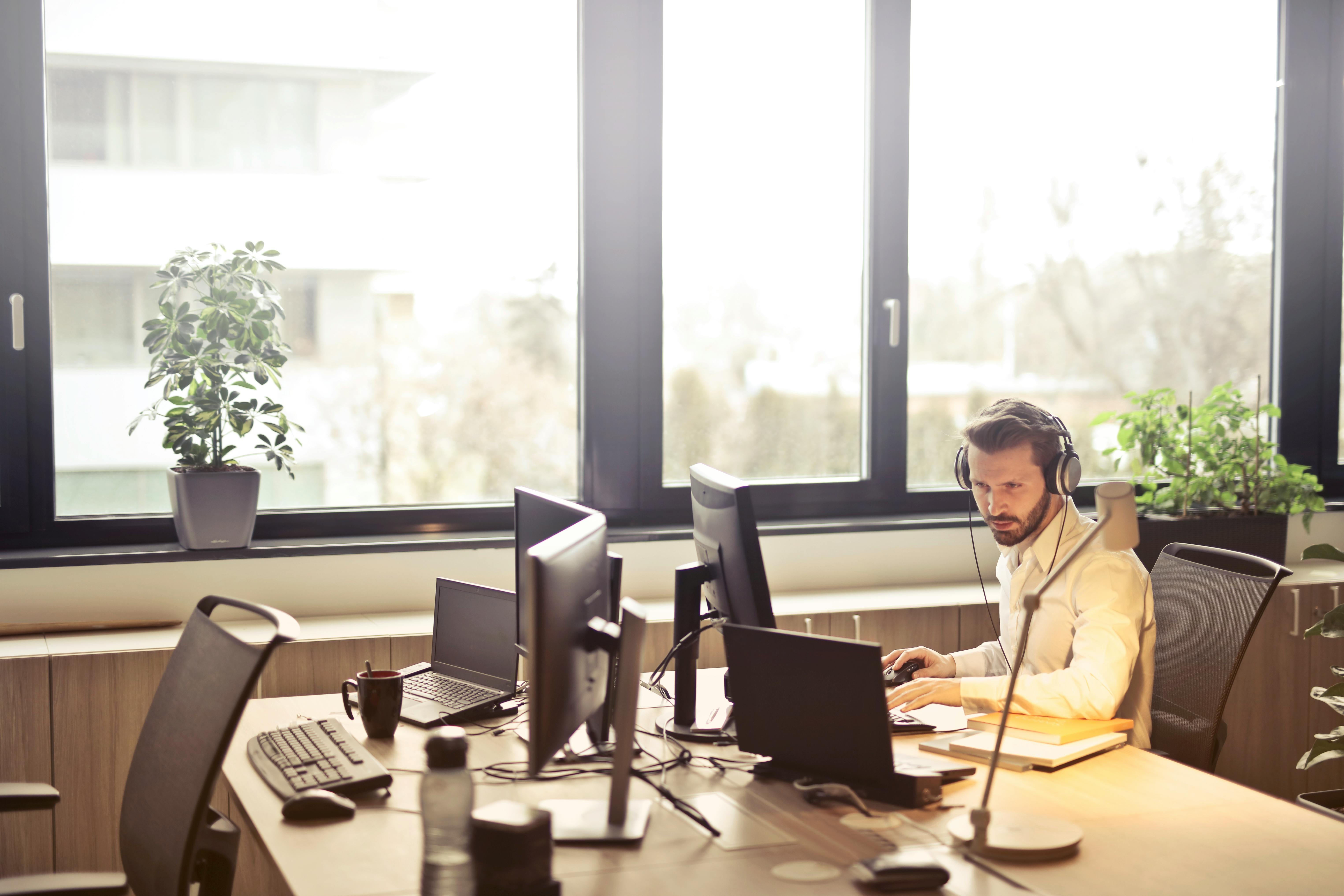 finance-executive-recruiting-in-office